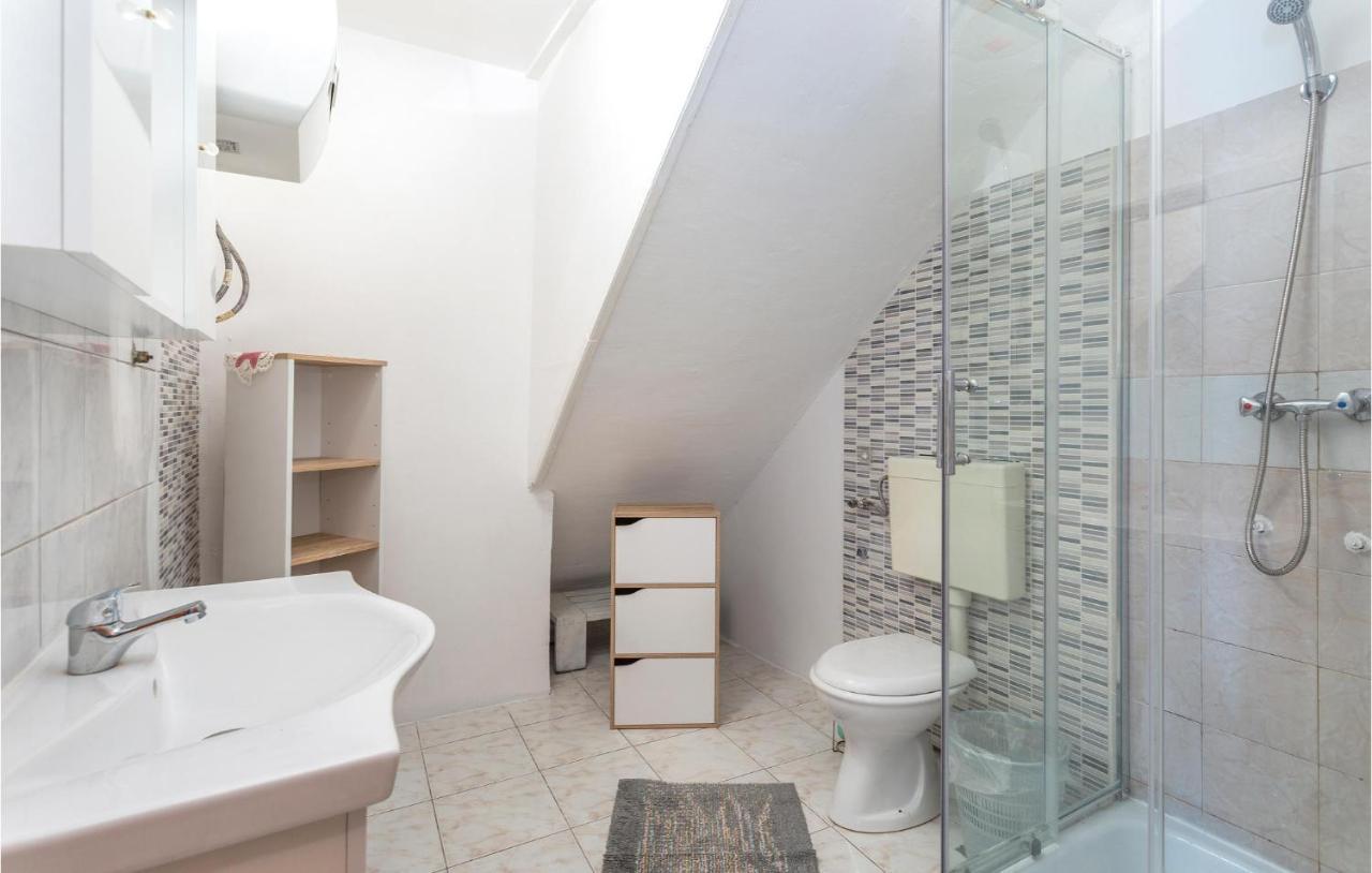 Lovely Apartment In Stara Baska 1 With Kitchen Екстериор снимка