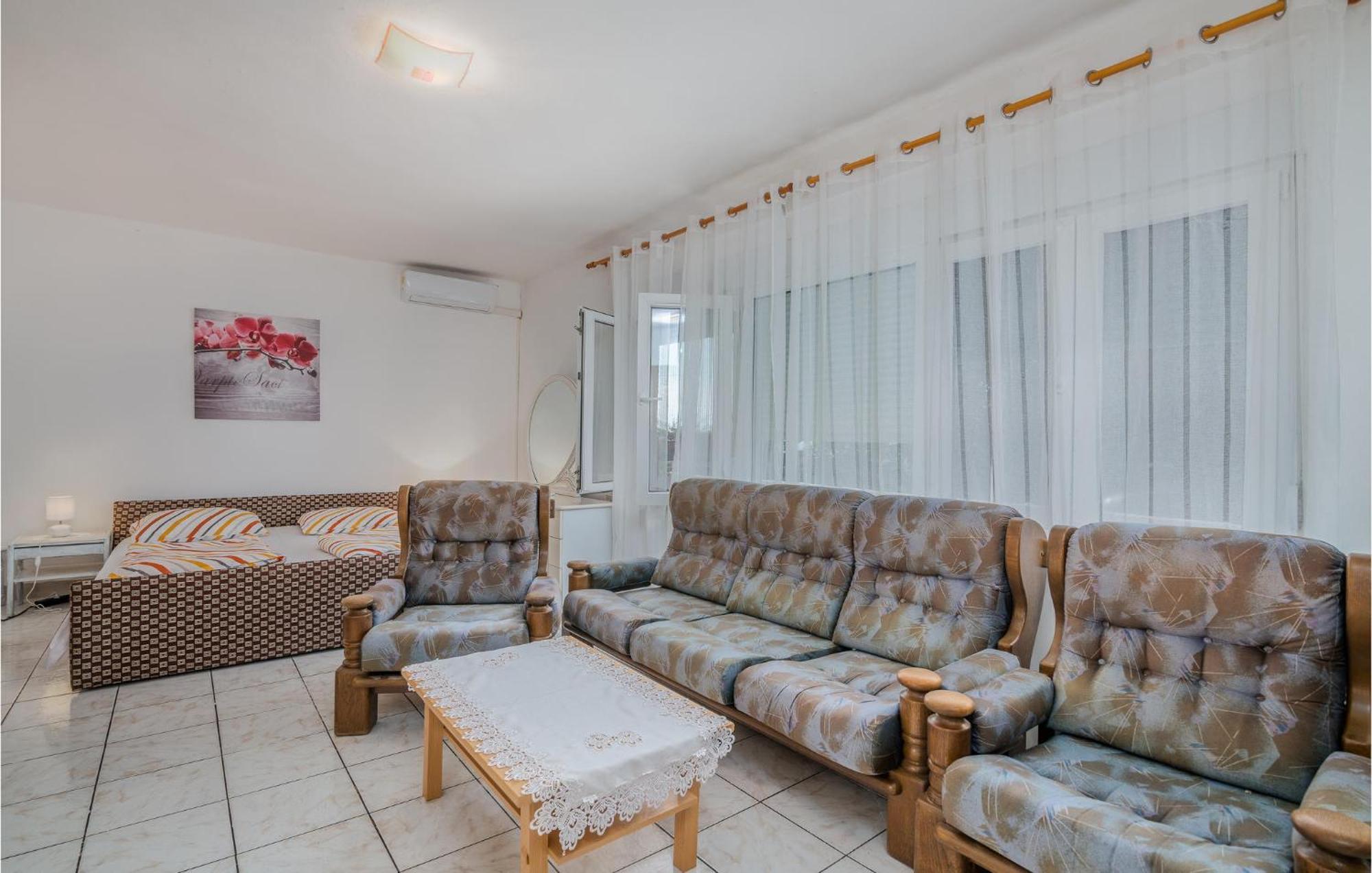 Lovely Apartment In Stara Baska 1 With Kitchen Екстериор снимка
